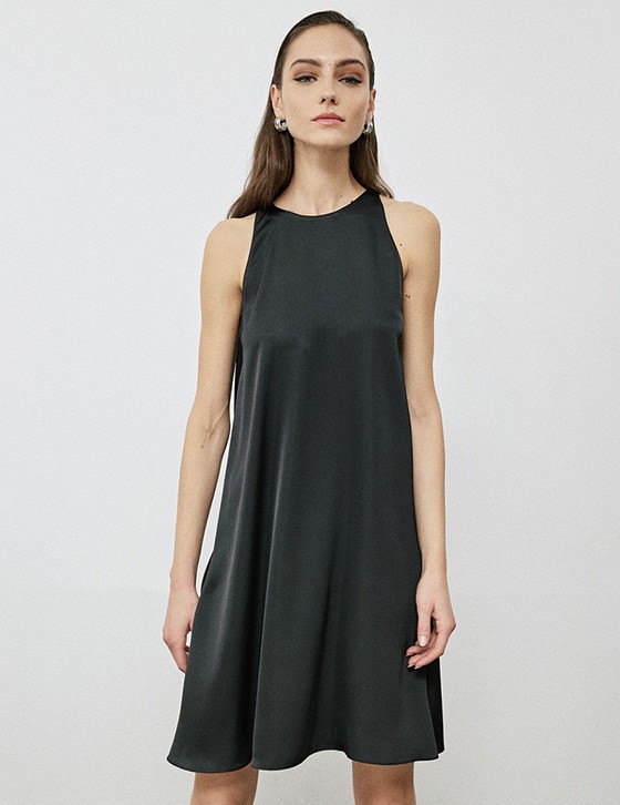 33-3044-102 Φόρεμα μίνι με γιακά στρας